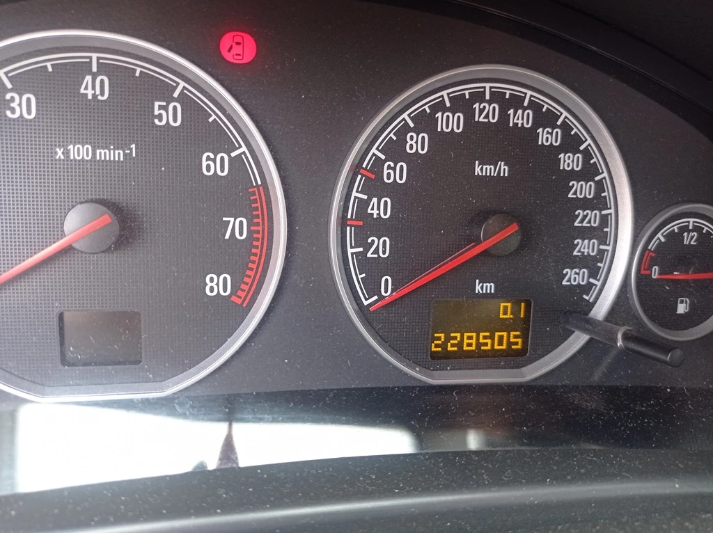 Opel Vectra 2.2, снимка 13 - Автомобили и джипове - 55024004