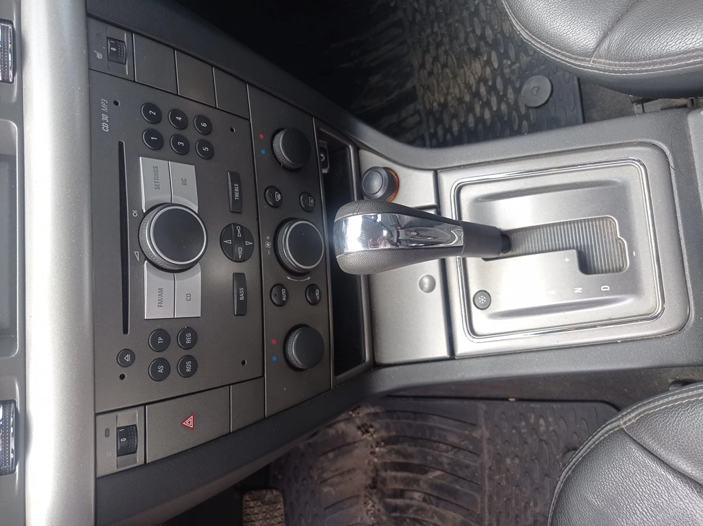 Opel Vectra 2.2, снимка 12 - Автомобили и джипове - 55024004