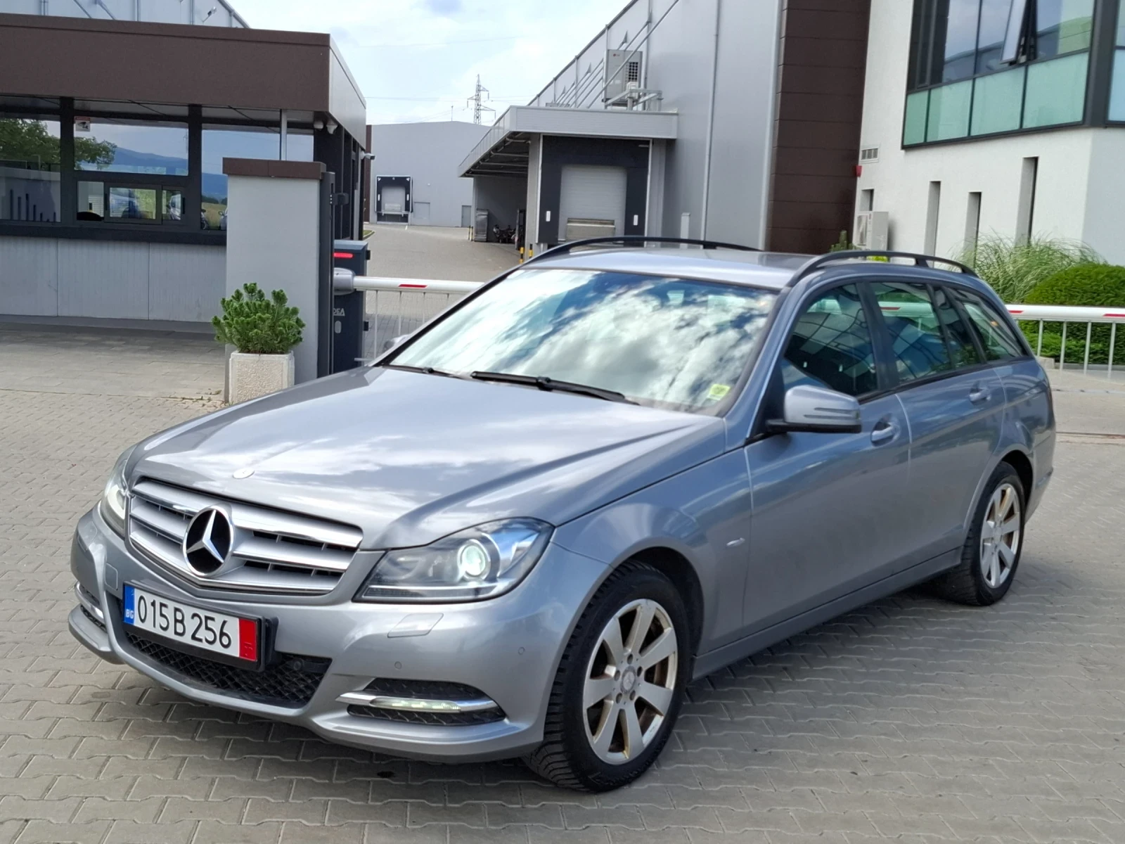 Mercedes-Benz C 180 2.2CDI* (120кс)* FACELIFT* 6-CKOPOCTИ* НОВ ВНОС* , снимка 4 - Автомобили и джипове - 55038298