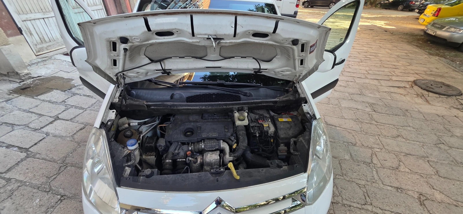 Citroen Berlingo 1, 6 eHDI дизел, снимка 13 - Автомобили и джипове - 55302755
