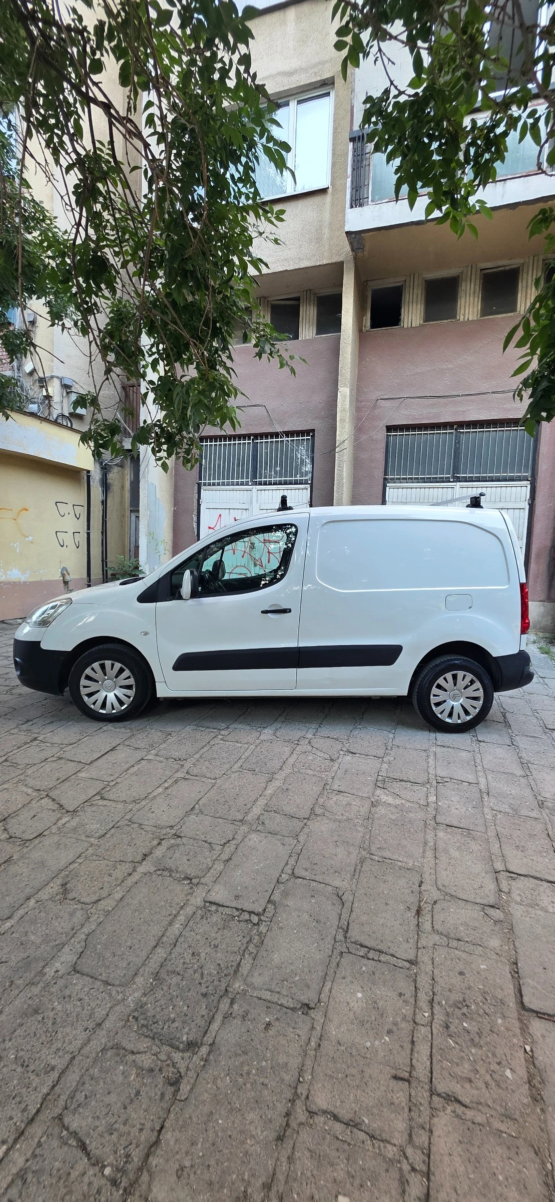 Citroen Berlingo 1, 6 eHDI дизел, снимка 3 - Автомобили и джипове - 55302755