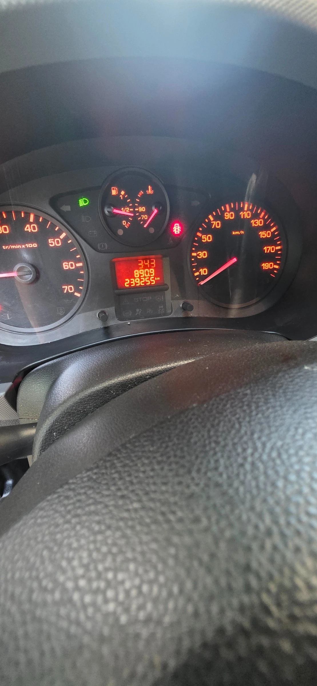 Citroen Berlingo 1, 6 eHDI дизел, снимка 11 - Автомобили и джипове - 55302755