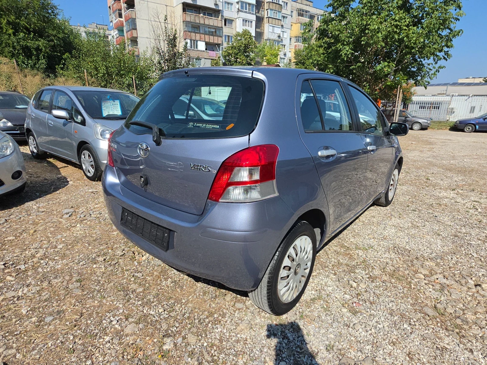 Toyota Yaris 1.3i 101k.c., снимка 4 - Автомобили и джипове - 55768629