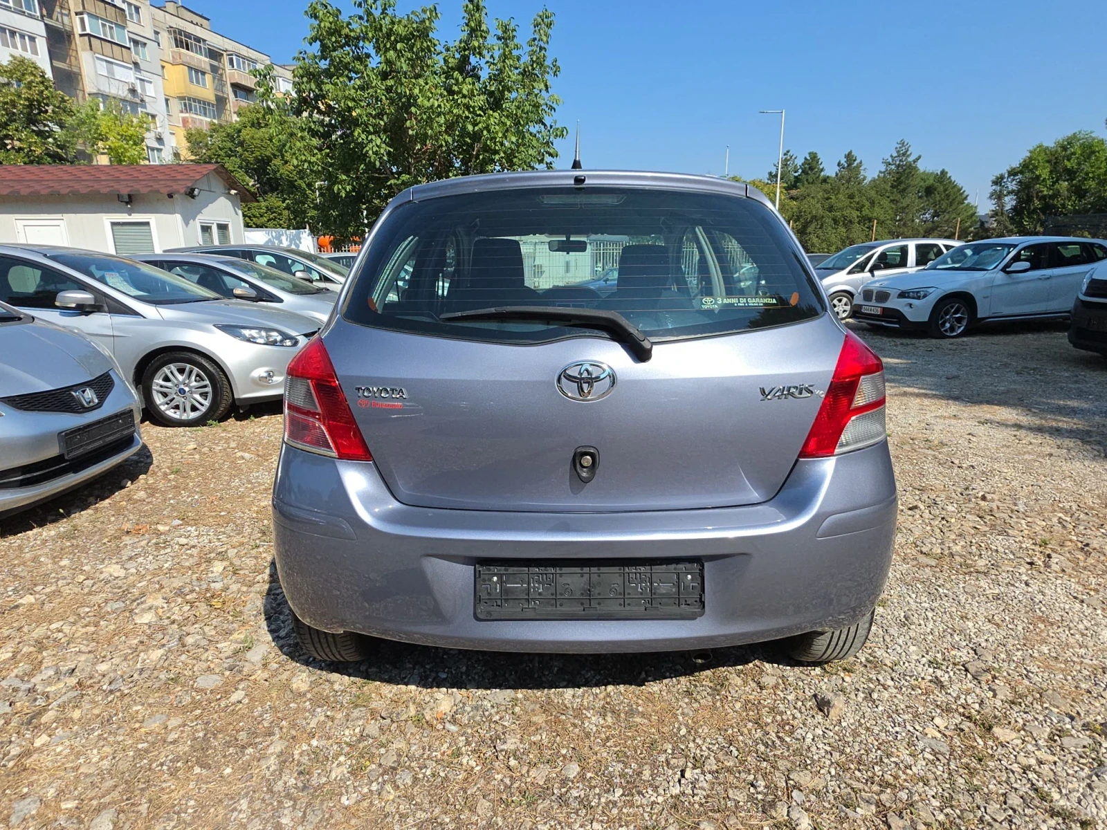 Toyota Yaris 1.3i 101k.c., снимка 6 - Автомобили и джипове - 55768629