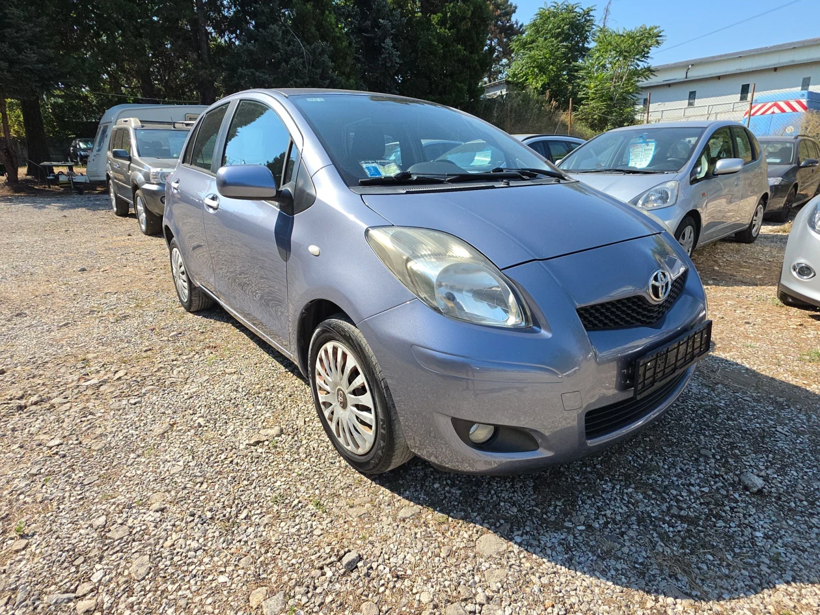 Toyota Yaris 1.3i 101k.c., снимка 3 - Автомобили и джипове - 55768629