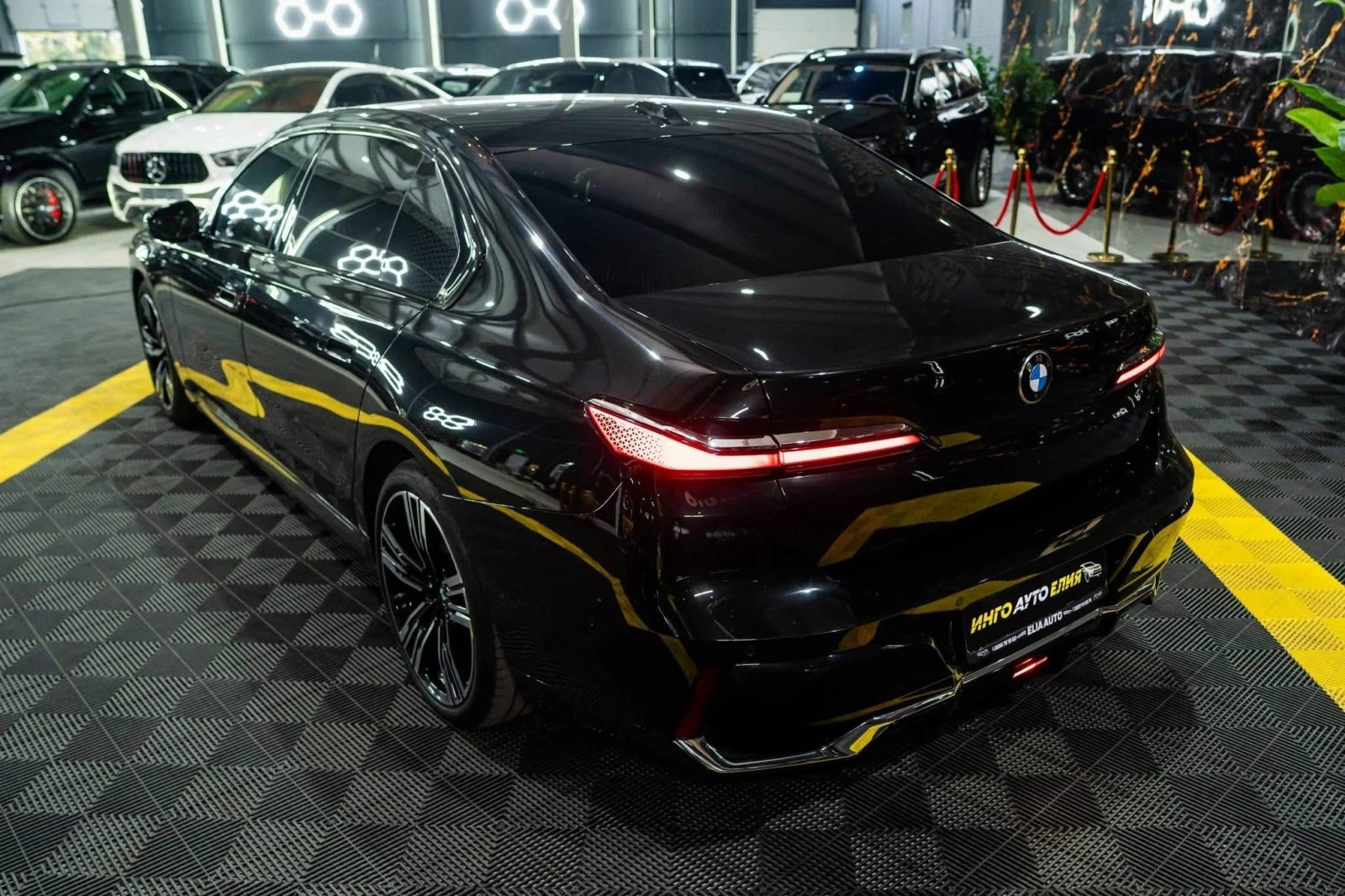 BMW 740 D XDRIVE LED M SPORT ПАНО B&W HUD ЛИЗИНГ 100%, снимка 6 - Автомобили и джипове - 55967671