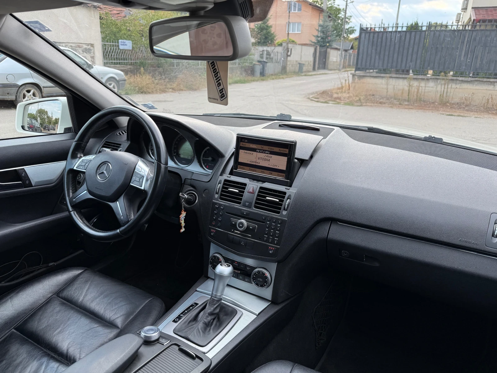 Mercedes-Benz C 220 Panorama* Avtomat* Navi, снимка 12 - Автомобили и джипове - 56166759