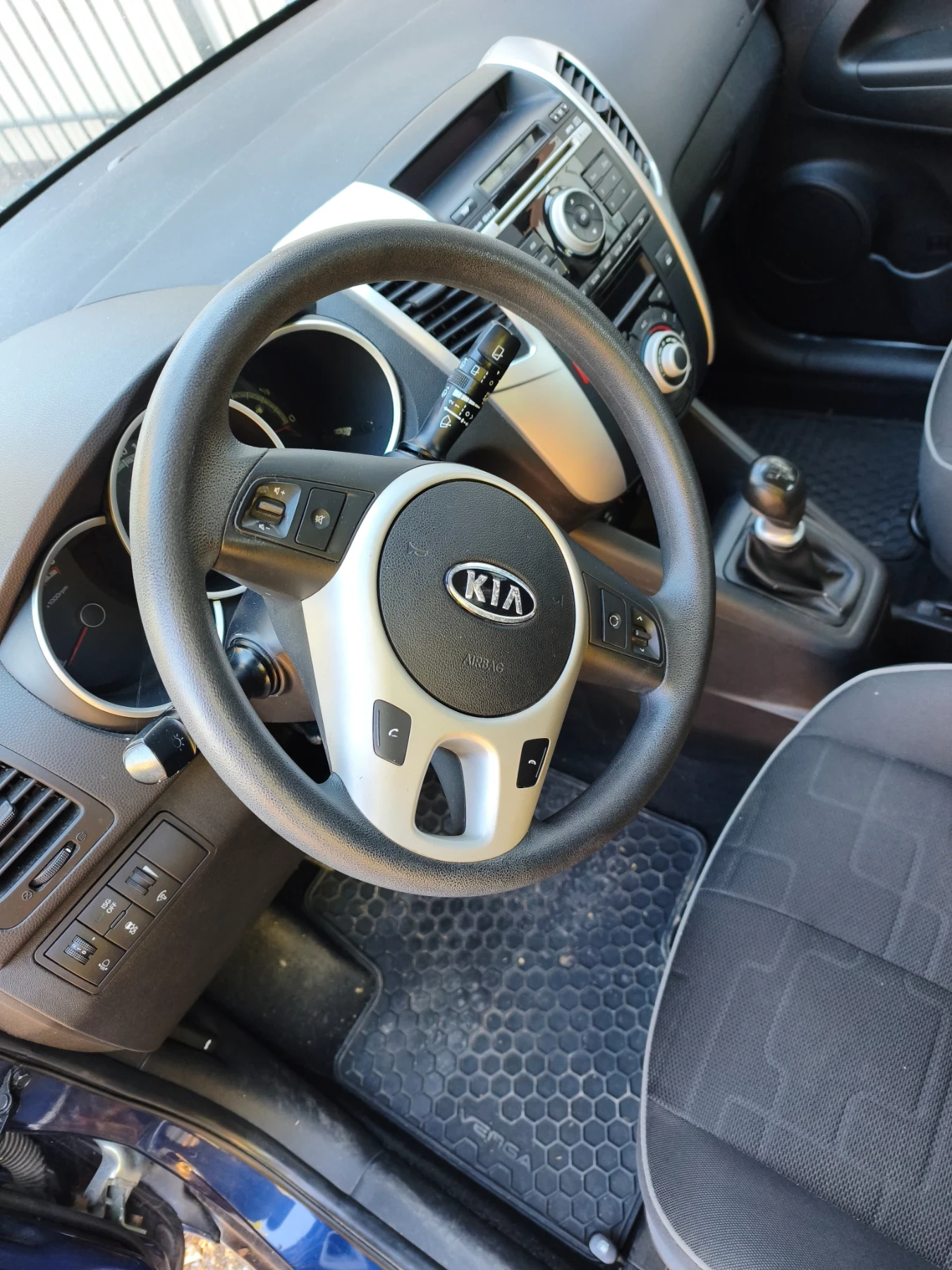 Kia Venga 1.4CRDI, снимка 3 - Автомобили и джипове - 56373466