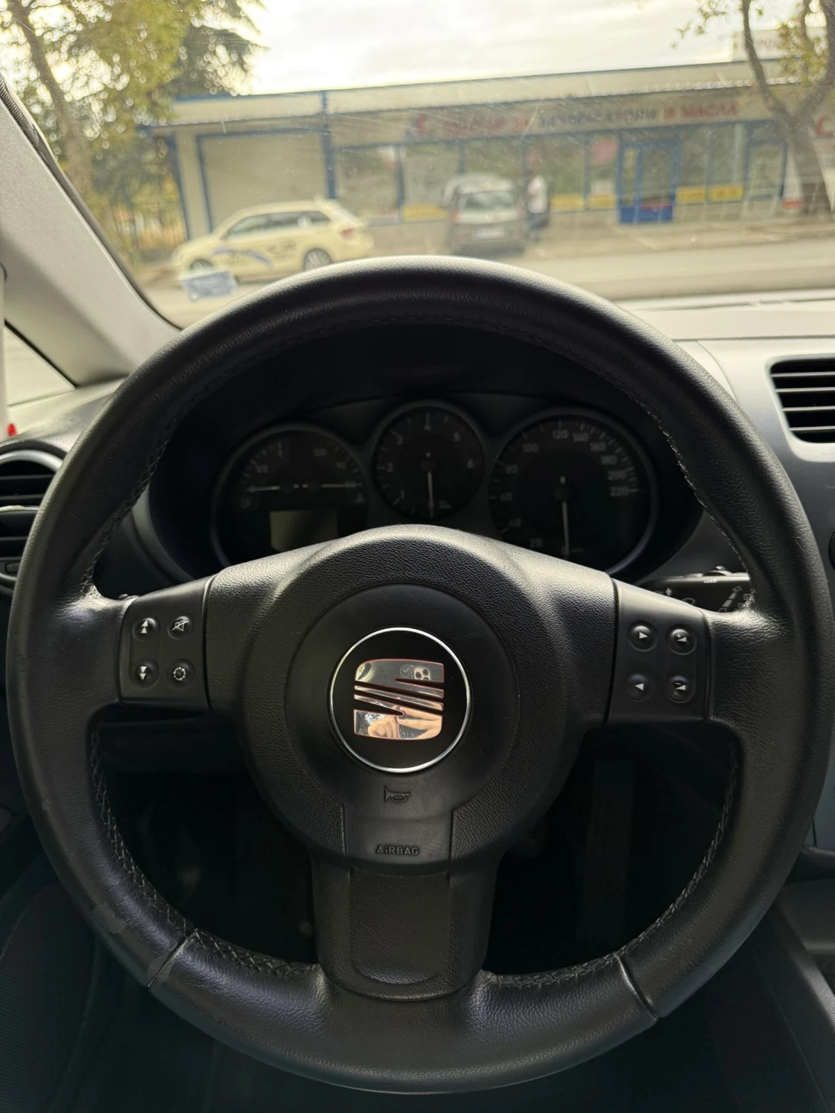Seat Leon, снимка 4 - Автомобили и джипове - 56471956