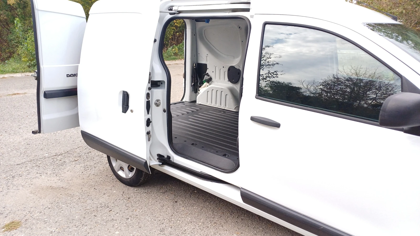 Dacia Dokker 1.6 SCe, снимка 6 - Автомобили и джипове - 56607734
