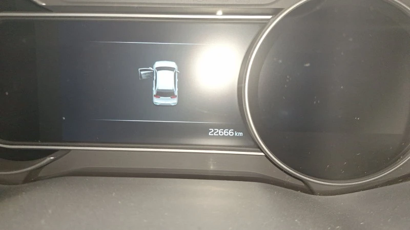 Kia Niro, снимка 9 - Автомобили и джипове - 46771313