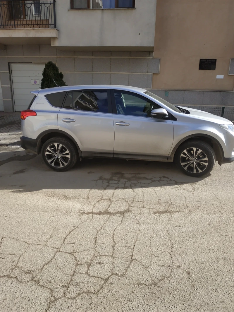 Toyota Rav4, снимка 2 - Автомобили и джипове - 49437581