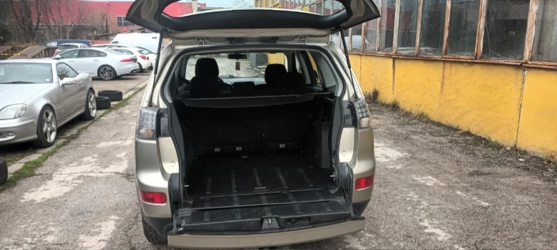 Mitsubishi Outlander, снимка 6 - Автомобили и джипове - 52261199