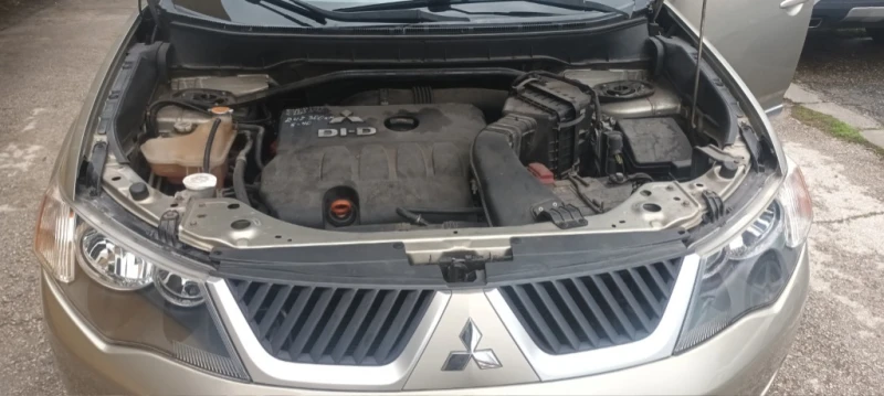 Mitsubishi Outlander, снимка 14 - Автомобили и джипове - 52261199