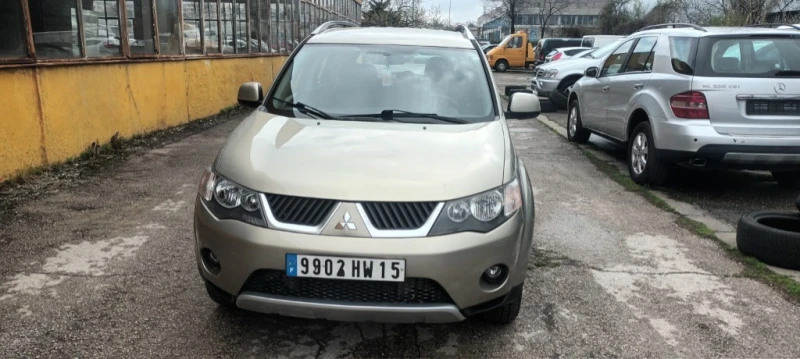 Mitsubishi Outlander, снимка 2 - Автомобили и джипове - 52261199