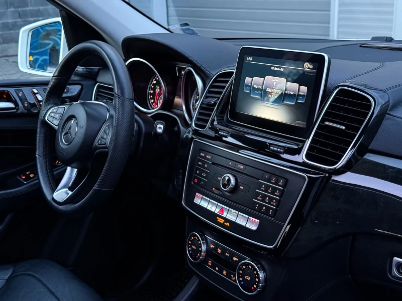 Mercedes-Benz GLE 400 AMG* , снимка 13 - Автомобили и джипове - 52545618