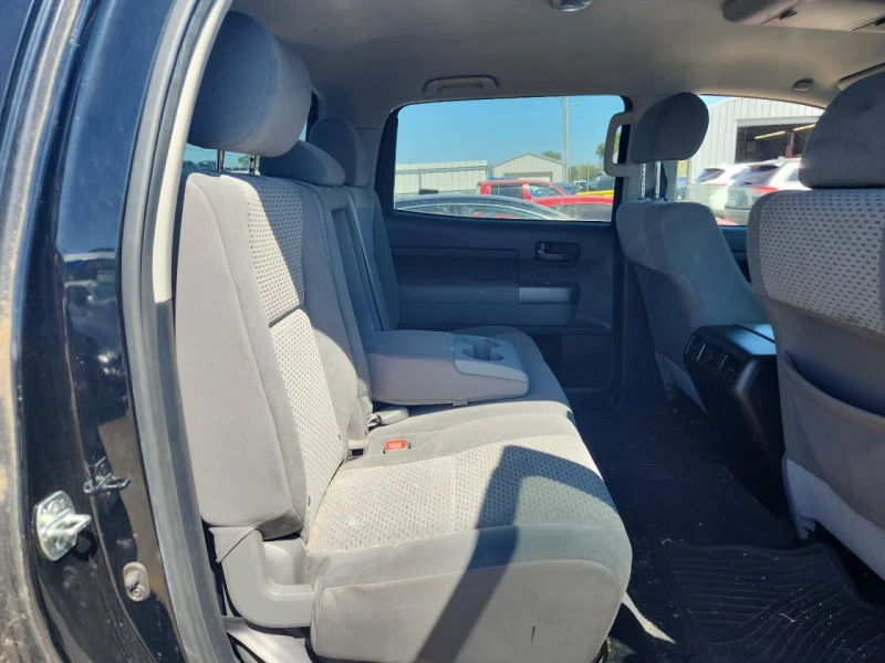 Toyota Tundra CREWMAX SR5, снимка 9 - Автомобили и джипове - 52565741