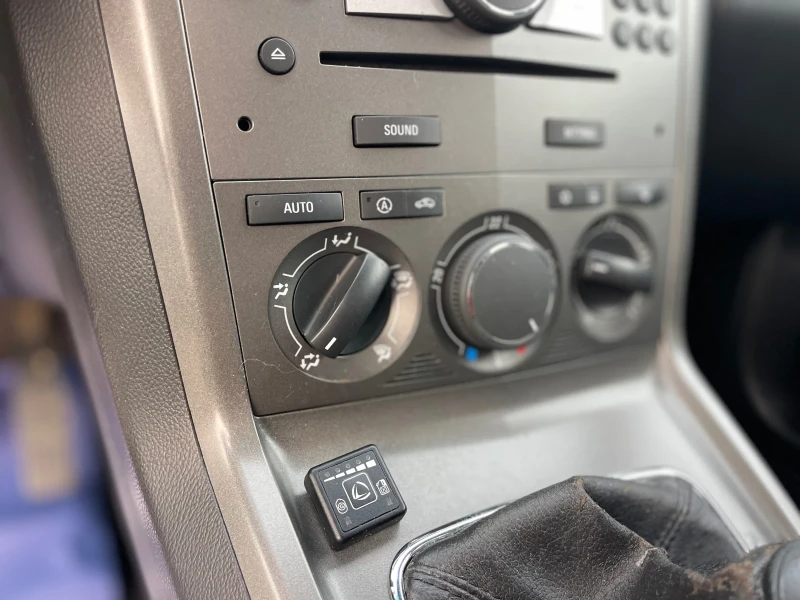 Opel Antara BENZIN/GAZ, снимка 14 - Автомобили и джипове - 52631725