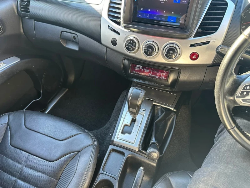 Mitsubishi L200, снимка 6 - Автомобили и джипове - 52933299