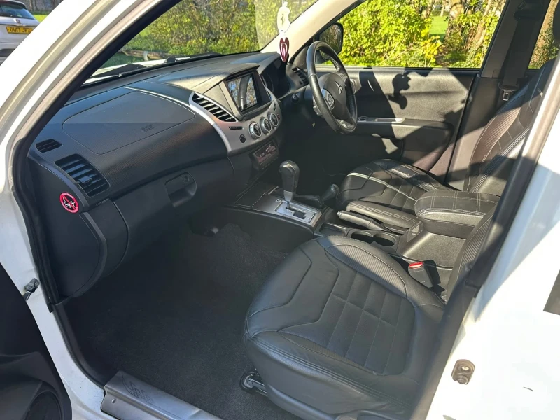 Mitsubishi L200, снимка 9 - Автомобили и джипове - 52933299