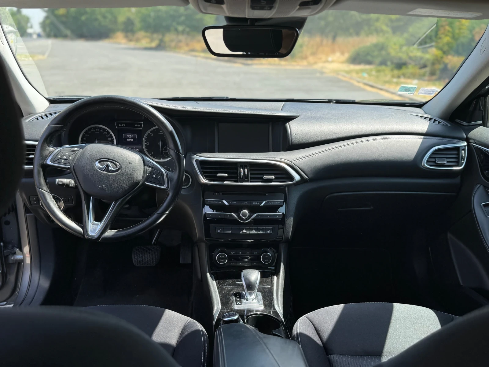 Infiniti QX30 2.2D-Premium-4x4 - изображение 9