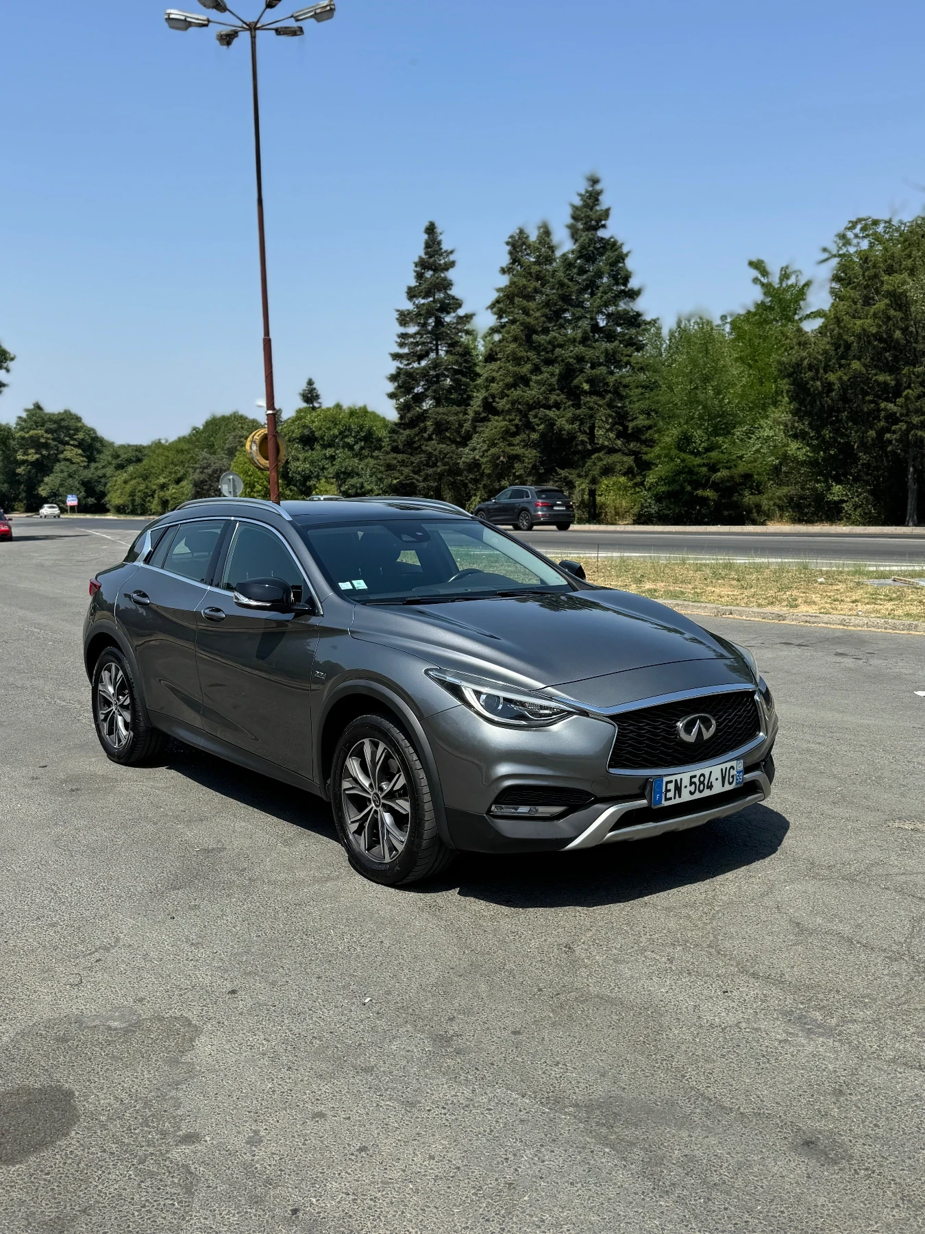 Infiniti QX30 2.2D-Premium-4x4 - изображение 3