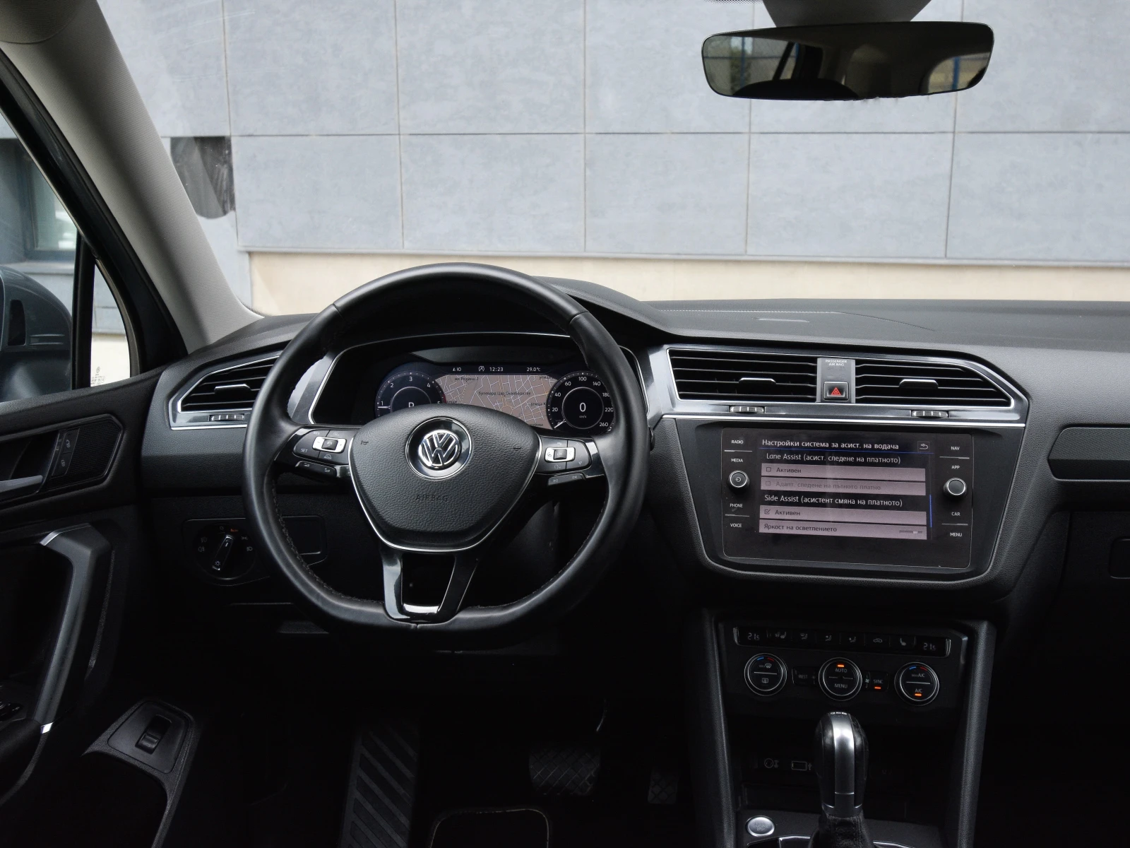 VW Tiguan Allspace 2.0 TDI HIGHLINE 4MOTION - изображение 6