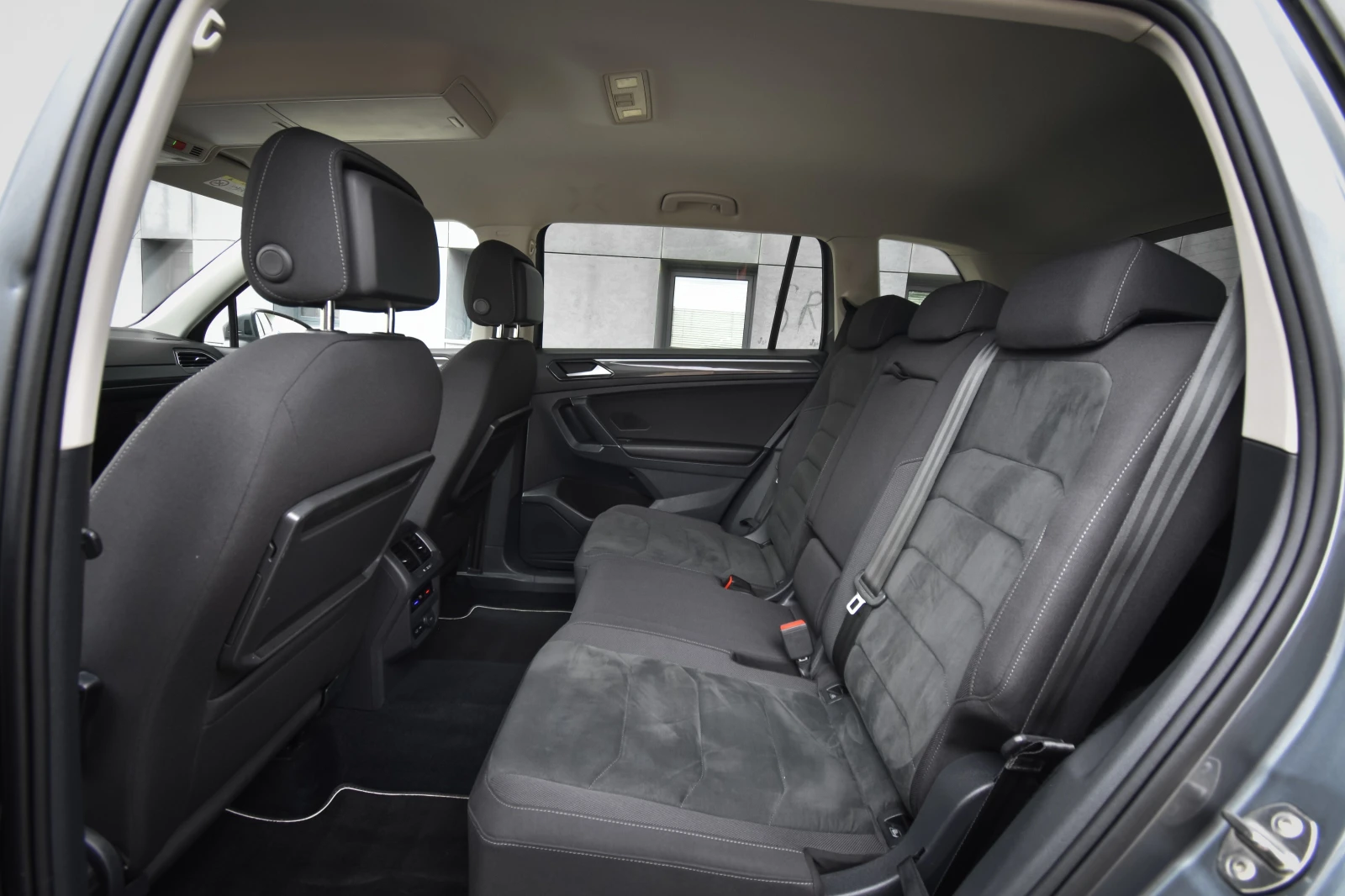 VW Tiguan Allspace 2.0 TDI HIGHLINE 4MOTION - изображение 8