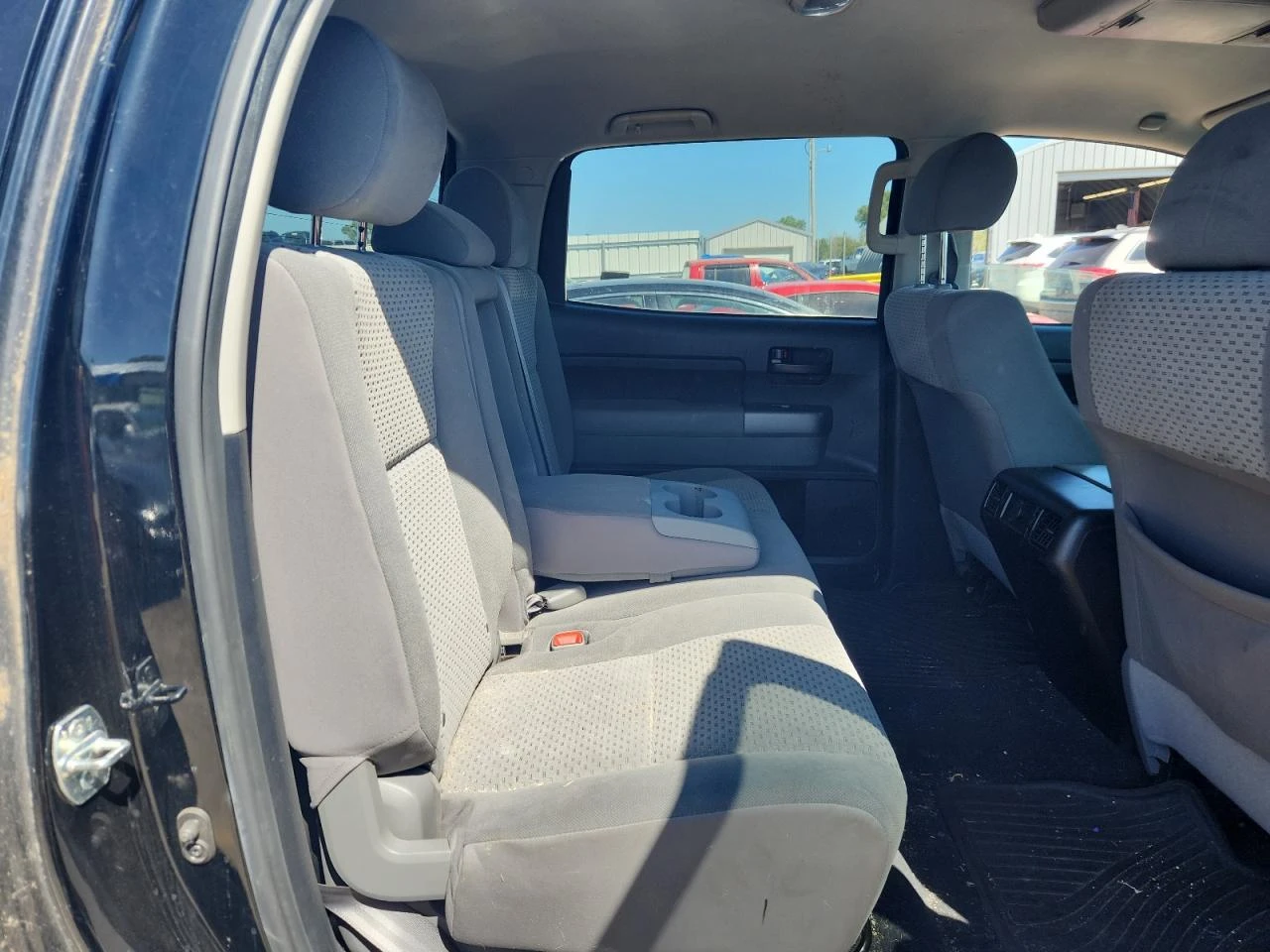 Toyota Tundra CREWMAX SR5 - изображение 9