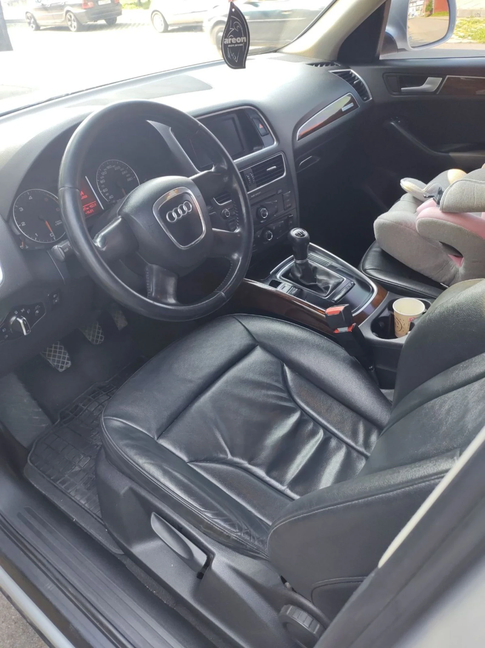 Audi Q5 2.0, снимка 3 - Автомобили и джипове - 55228527