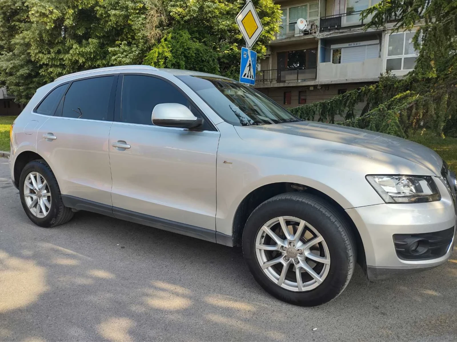Audi Q5 2.0, снимка 10 - Автомобили и джипове - 55228527
