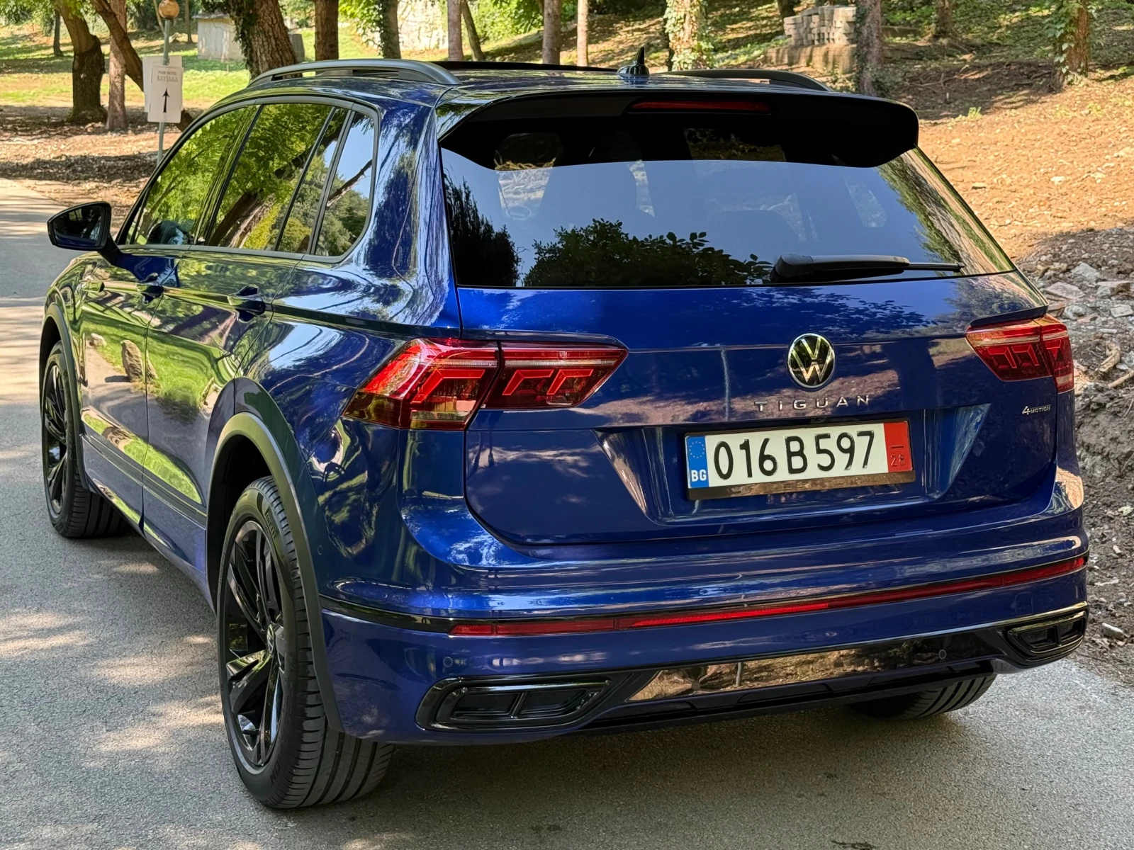 VW Tiguan 2.0TDI* 4MOTION* R-LINE* PANO* CAM360* DIST* IQ* , снимка 5 - Автомобили и джипове - 55294365