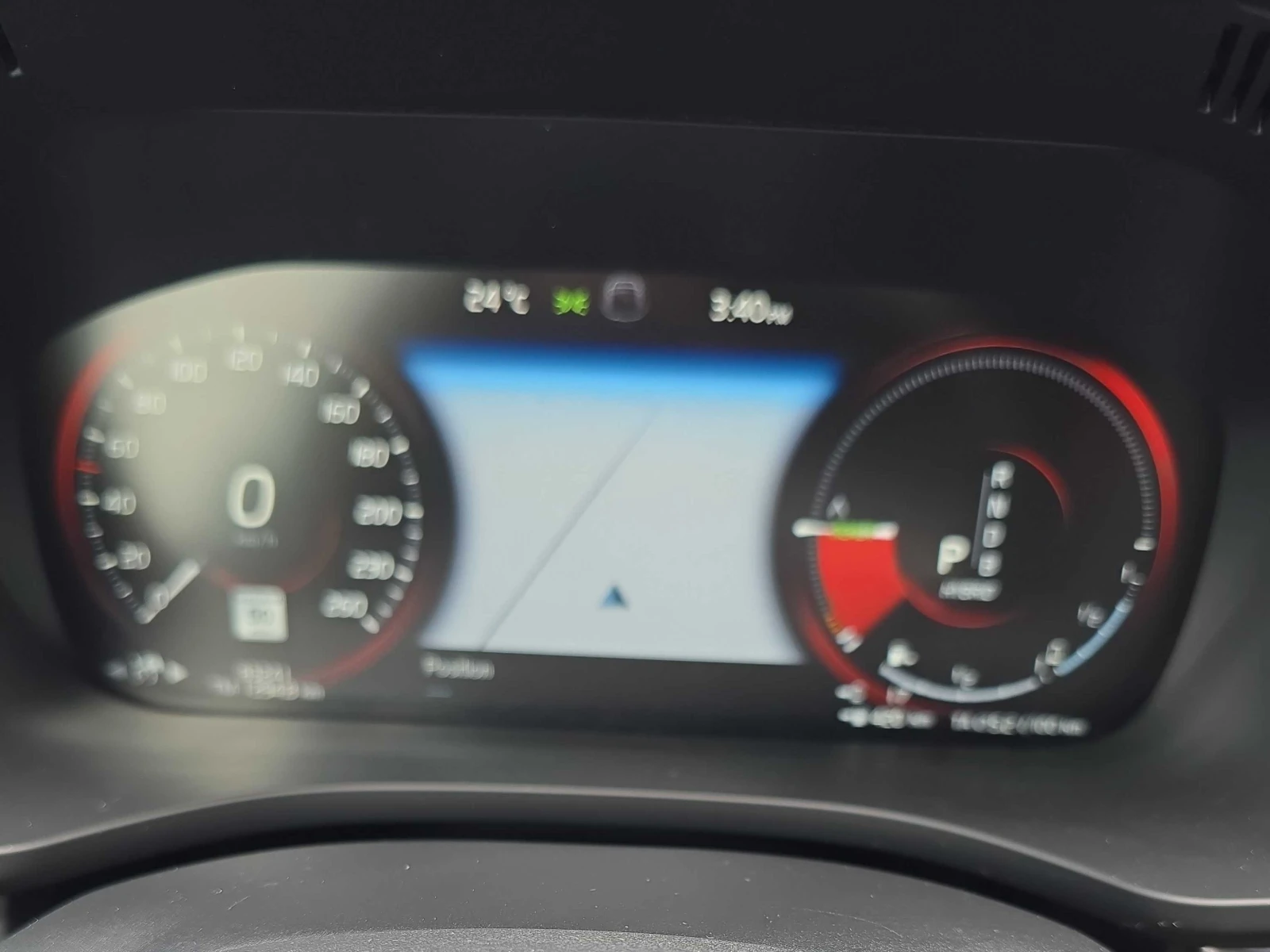 Volvo XC60 * R Design * CARFAX * ОПЦИЯ ЗА ФИНАНСИРАНЕ, снимка 8 - Автомобили и джипове - 55799982