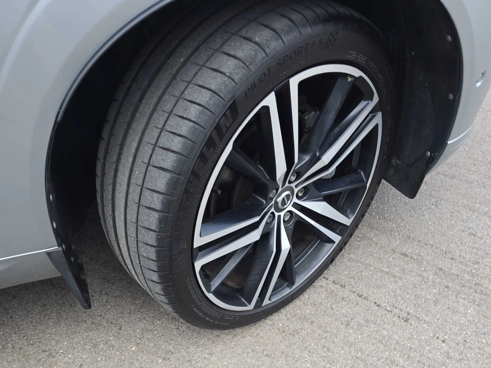 Volvo XC60 * R Design * CARFAX * ОПЦИЯ ЗА ФИНАНСИРАНЕ, снимка 14 - Автомобили и джипове - 55799982