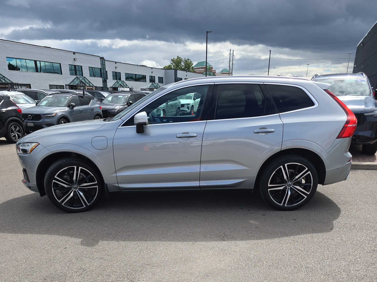 Volvo XC60 * R Design * CARFAX * ОПЦИЯ ЗА ФИНАНСИРАНЕ, снимка 2 - Автомобили и джипове - 55799982