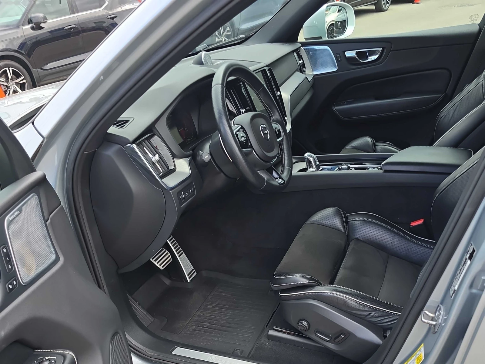 Volvo XC60 * R Design * CARFAX * ОПЦИЯ ЗА ФИНАНСИРАНЕ, снимка 5 - Автомобили и джипове - 55799982