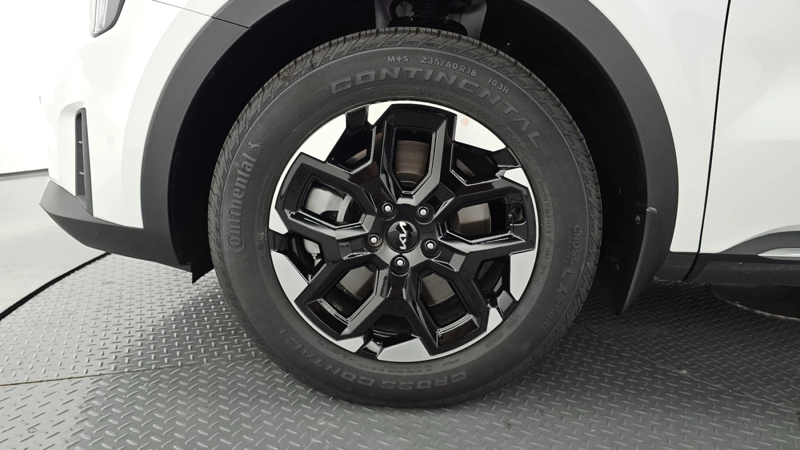 Kia Sorento 2.5* BLIND SPOT* ЕЛ. БАГАЖНИК* КРАЙНА ЦЕНА, снимка 5 - Автомобили и джипове - 56025443