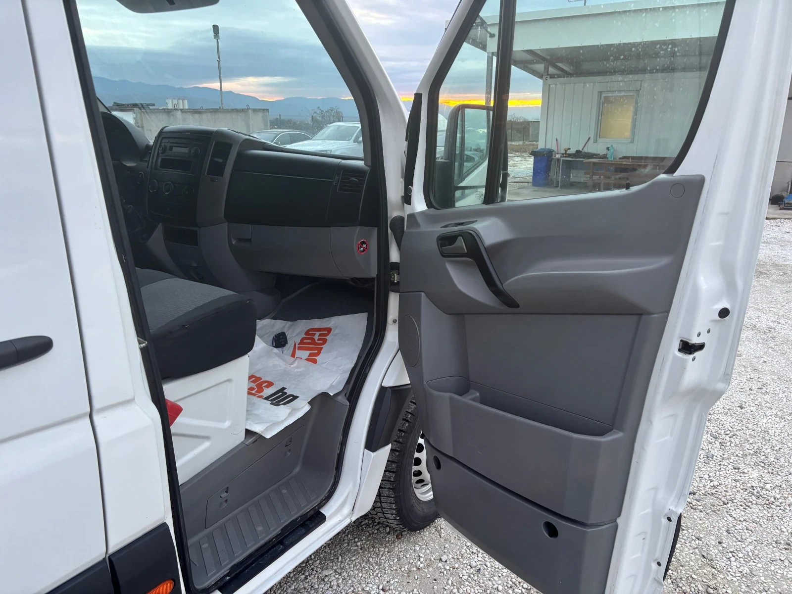 VW Crafter 2.0TDI, Evro5, Klimatronk,  | Mobile.bg   13