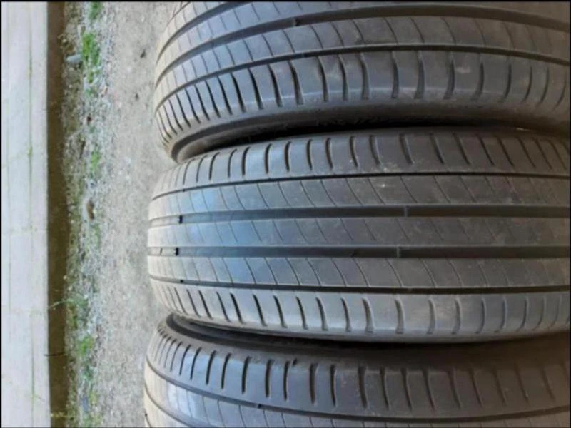 Гуми Летни 215/65R17, снимка 5 - Гуми и джанти - 28460282