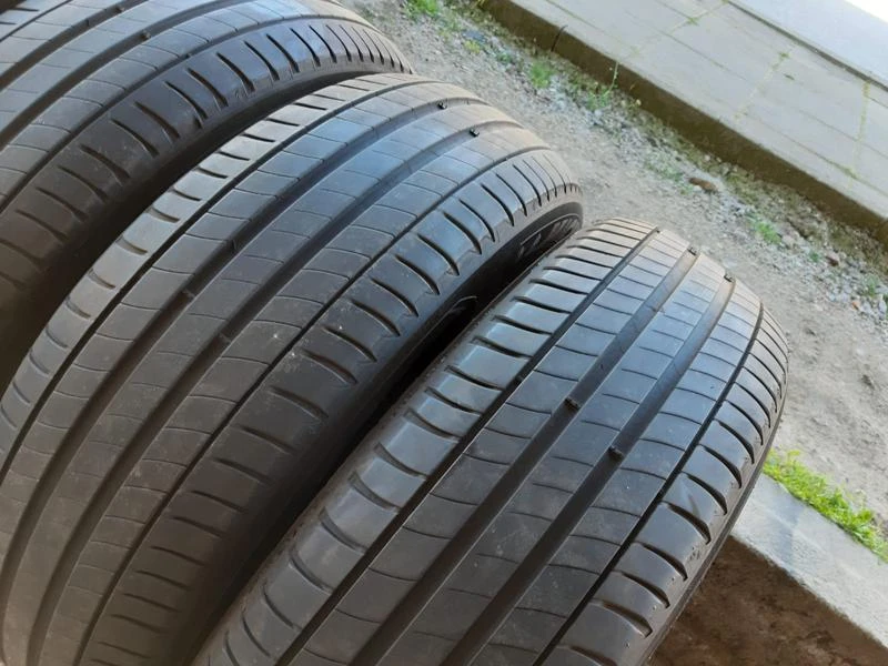 Гуми Летни 215/65R17, снимка 2 - Гуми и джанти - 28460282