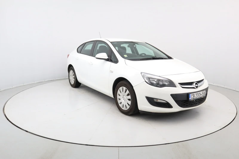 Opel Astra 1.6 CDTi, снимка 7 - Автомобили и джипове - 46546105