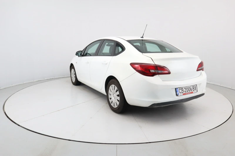 Opel Astra 1.6 CDTi, снимка 3 - Автомобили и джипове - 46546105