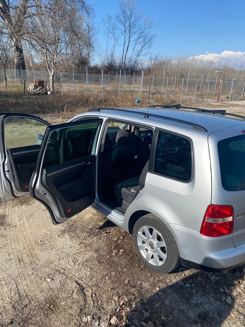 VW Touran, снимка 15 - Автомобили и джипове - 48786821