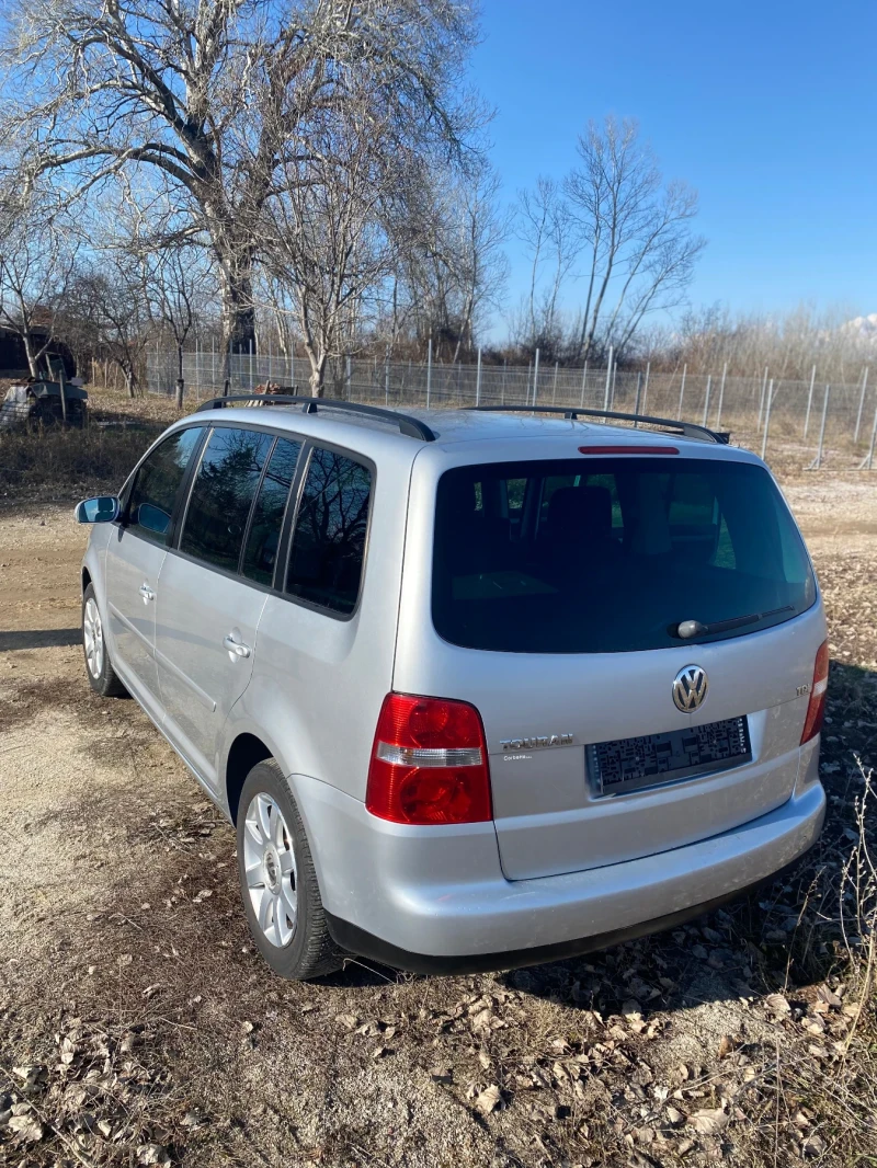 VW Touran, снимка 16 - Автомобили и джипове - 48786821