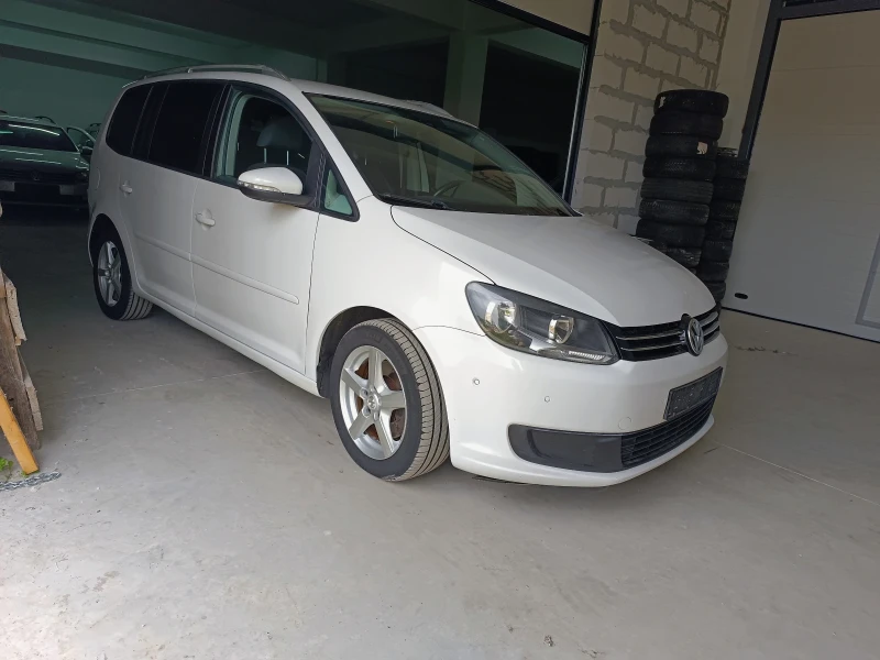 VW Touran 2.0 TDI, снимка 2 - Автомобили и джипове - 52380400