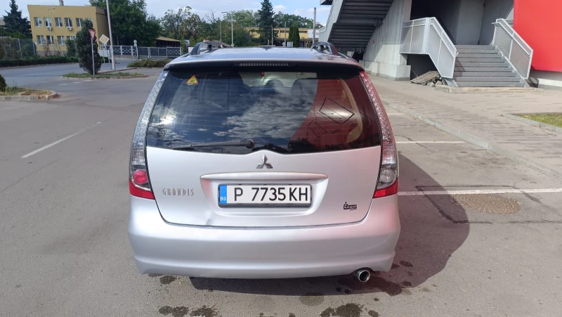 Mitsubishi Grandis 2.4i-ГАЗ, снимка 7 - Автомобили и джипове - 51864393