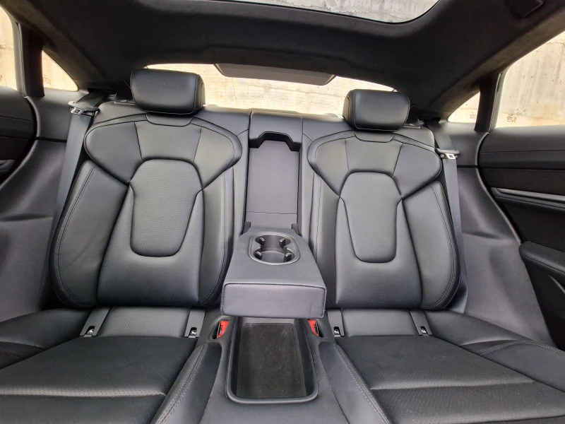 Porsche Taycan Turbo S, снимка 12 - Автомобили и джипове - 52805332