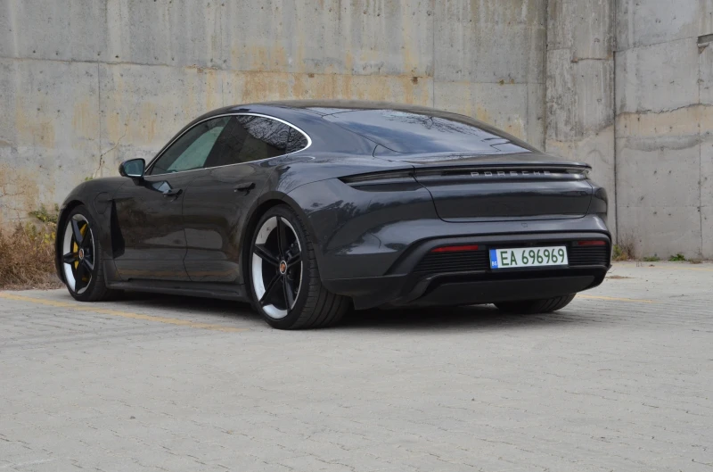Porsche Taycan Turbo S, снимка 6 - Автомобили и джипове - 52805332