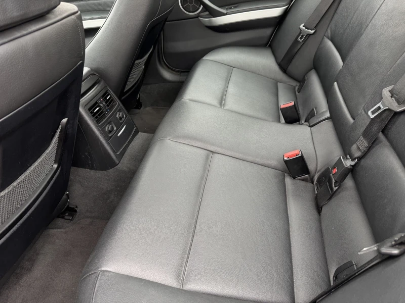 BMW 330 i М спорт, снимка 12 - Автомобили и джипове - 52885375