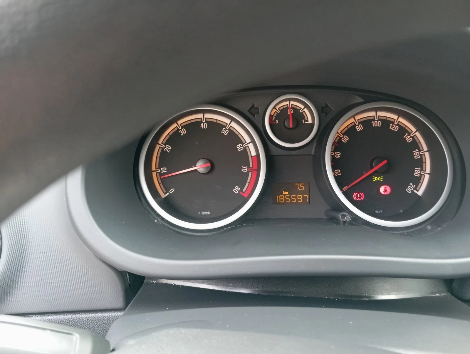 Opel Corsa 1.4i - изображение 8